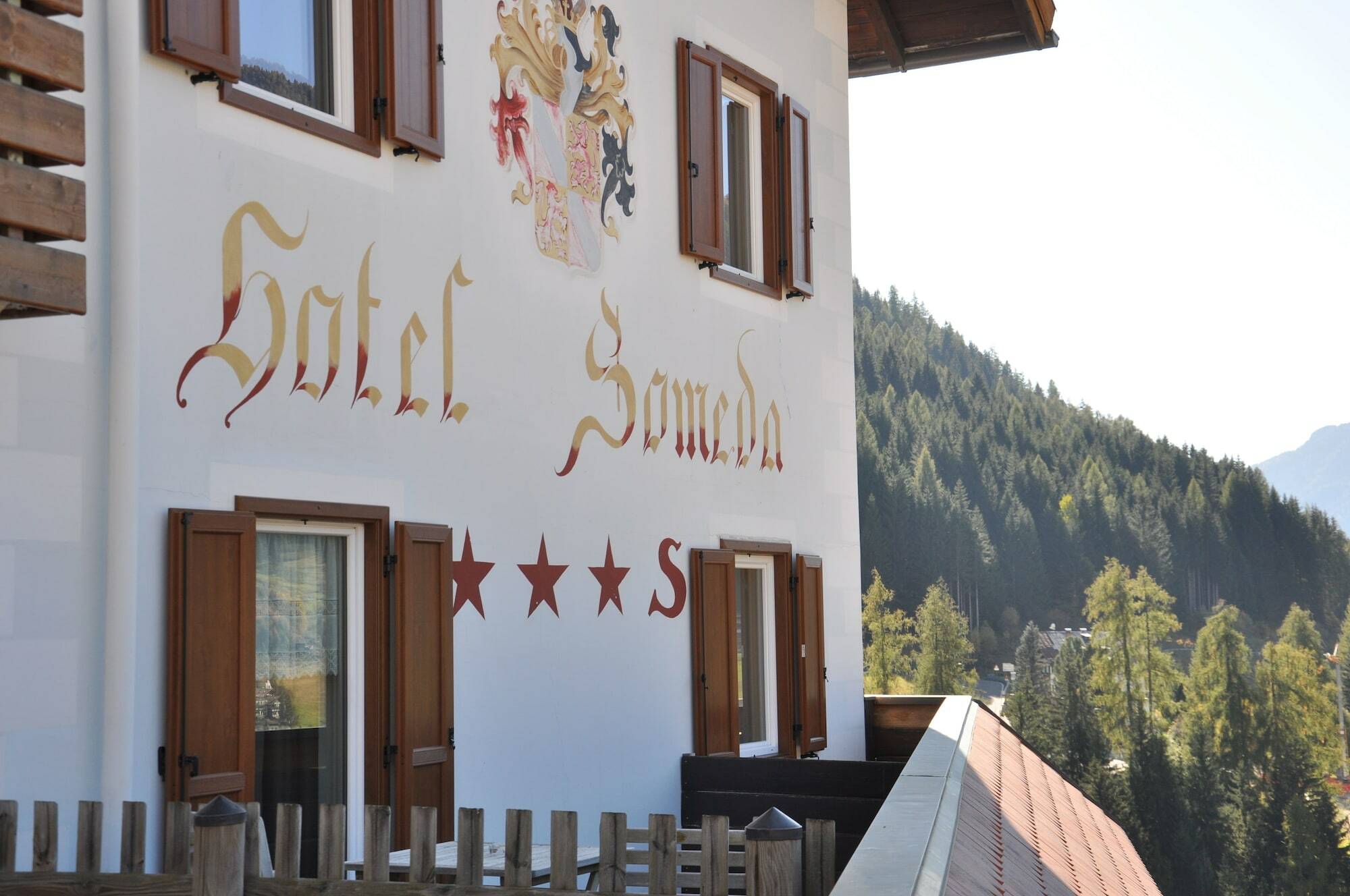 Alpenlife Hotel Someda โมเอนา ภายนอก รูปภาพ